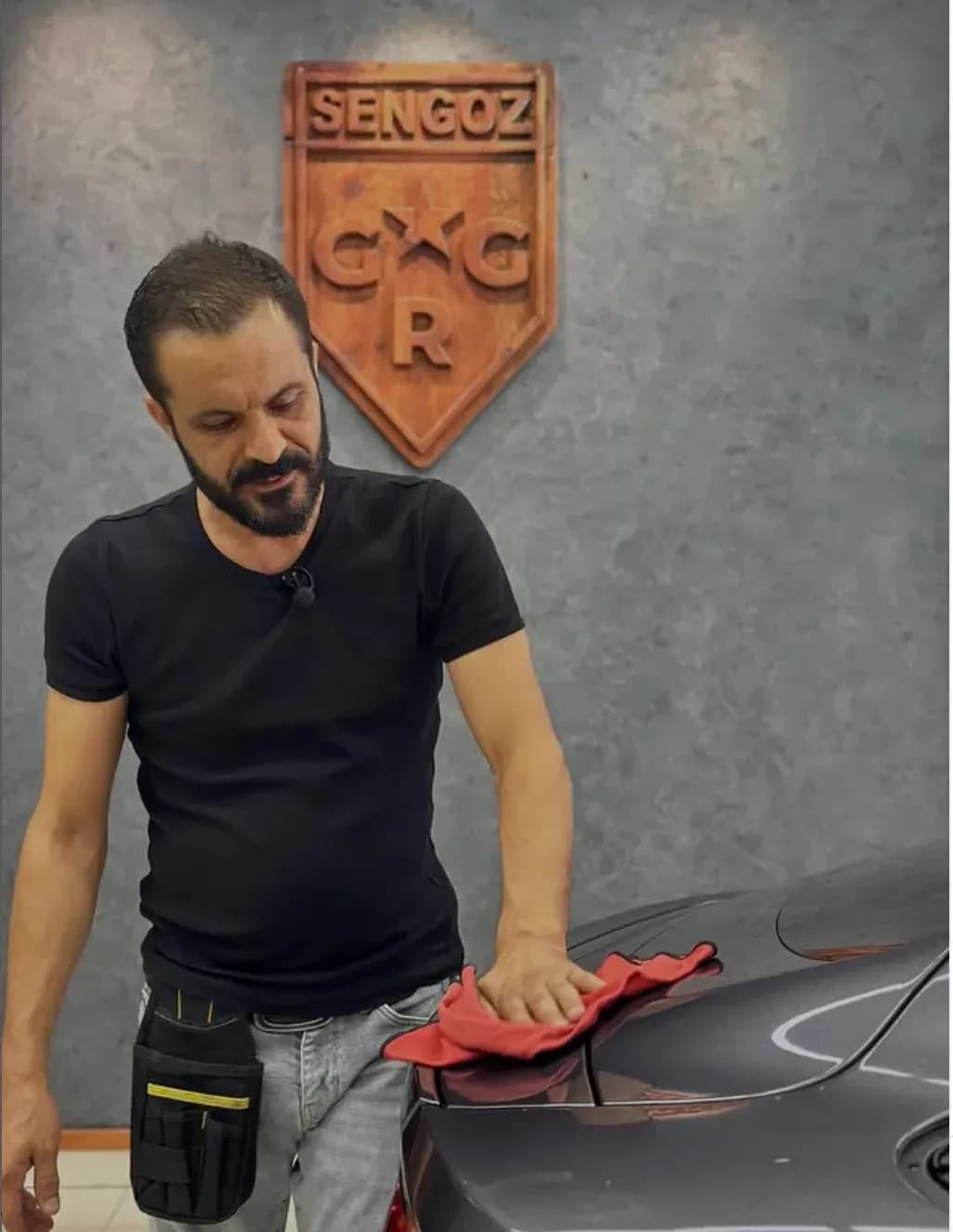 Şengöz Auto Garage ekibi çalışırken